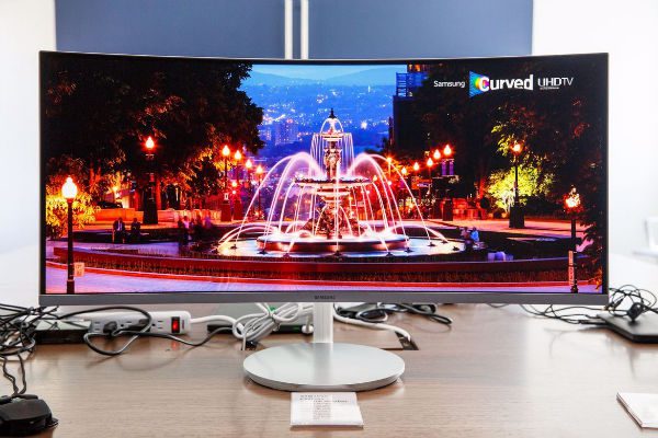 1472451254362 samsung curved monitors 0102 006 w600