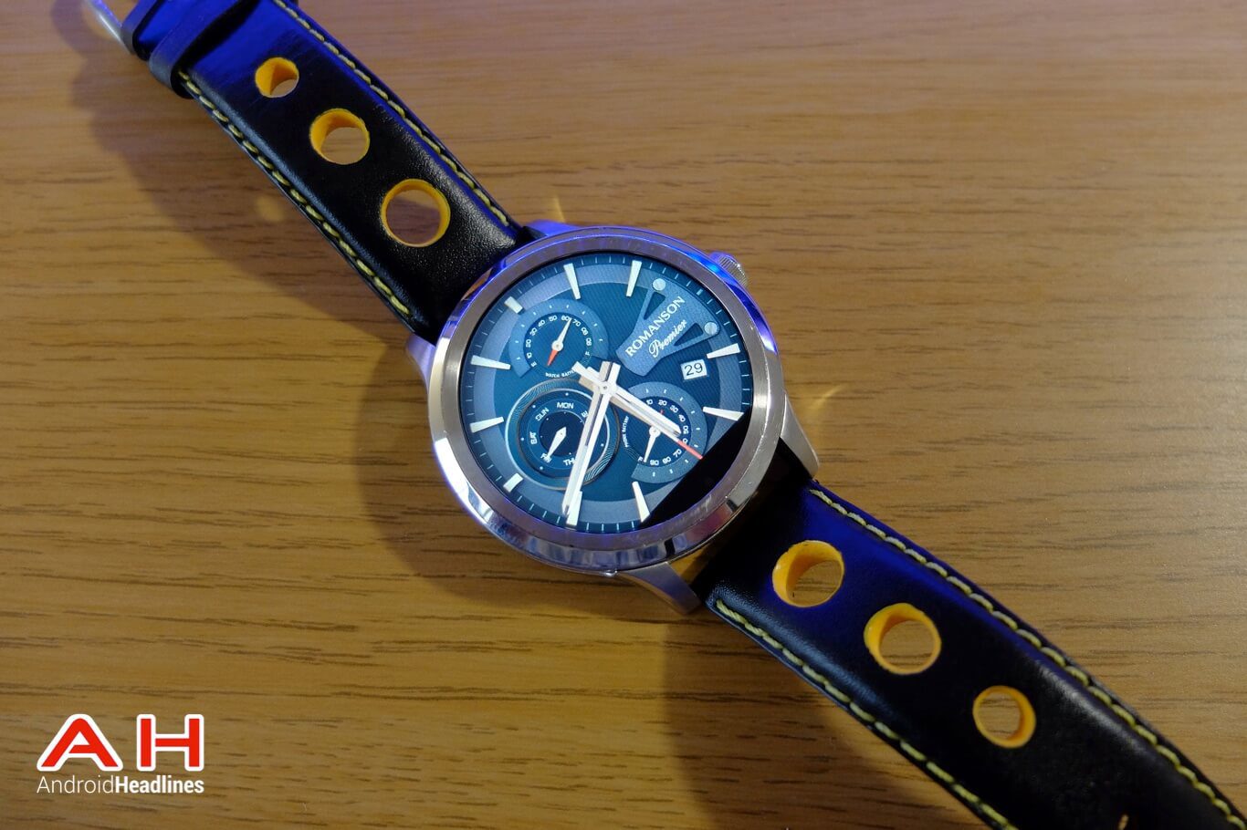 Android Wear Weekly WatchMaster AH 01