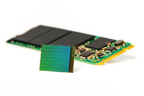 intel 3d nand 10tb solid state drive 2