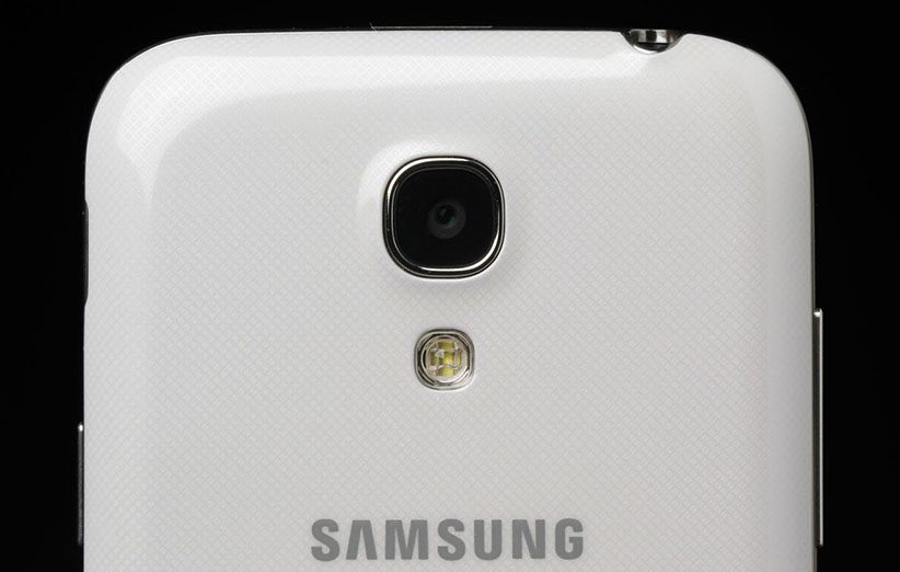 Samsung Galaxy S4 Mini rear camera macro
