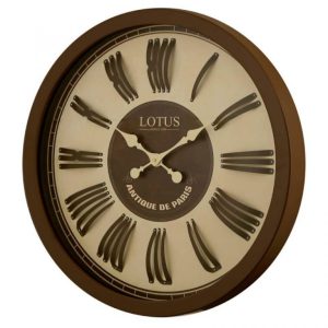 ساعت ديواری چوبی لوتوس با اعداد فلزی پيچی کد W-7733-INGLEWOOD سایز 80cm سانتیمتر رنگ کرم قهوه ای